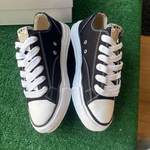 Load image into Gallery viewer, Maison Mihara Yasuhiro OG Sole Peterson Canvas Lows Size 43
