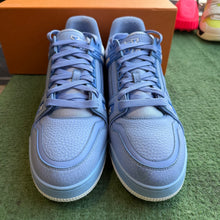 Load image into Gallery viewer, Louis Vuitton Trainers Size 10UK
