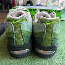 Load image into Gallery viewer, Nike Ducks Of A Feather University of Oregon Air Max 95s Size 10
