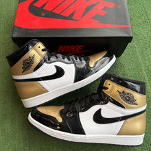 Load image into Gallery viewer, Jordan Patent Gold Toe High 1s Size 14
