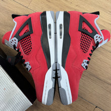 Load image into Gallery viewer, Jordan Toro 4s Size 7Y
