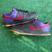 Load image into Gallery viewer, Nike Low Dunks Size 8
