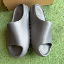 Load image into Gallery viewer, Adidas Yeezy Granite Slides Size 13
