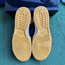 Load image into Gallery viewer, Nike Wu Tang Clan High Dunks Size 11.5
