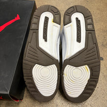 Load image into Gallery viewer, Jordan Mocha 3s Size 10.5
