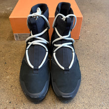 Load image into Gallery viewer, Nike Air FOG Triple Blacks Size 9
