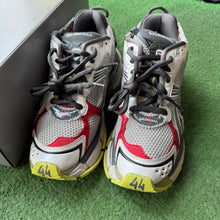 Load image into Gallery viewer, Balenciaga Runners Size 44
