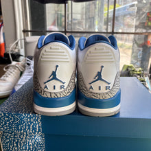 Load image into Gallery viewer, Jordan Wizard 3s Size 12
