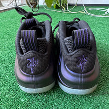 Load image into Gallery viewer, Nike Eggplant Foamposites Size 10
