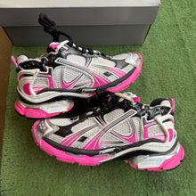 Load image into Gallery viewer, Balenciaga Runners Size 39
