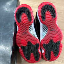 Load image into Gallery viewer, Jordan Velvet Bred 11s Size 10W/8.5M

