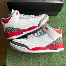 Load image into Gallery viewer, Jordan Fire Red 3s Size 11
