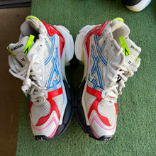 Load image into Gallery viewer, Balenciaga Runner Size 46
