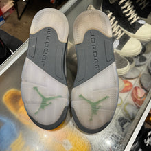 Load image into Gallery viewer, Jordan Green Bean 5s Size 8
