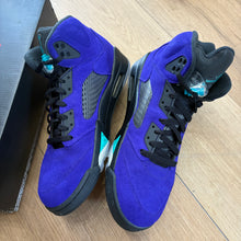 Load image into Gallery viewer, Jordan Alternate Grape 5s Size 12
