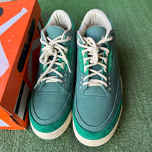 Load image into Gallery viewer, Jordan Nina Chanel 3s Size 12.5W/11M
