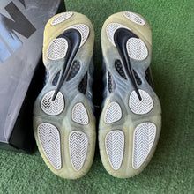 Load image into Gallery viewer, Nike Silver Surfer Foamposite Pros Size 10
