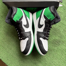 Load image into Gallery viewer, Jordan Lucky Green 1s Size 10.5
