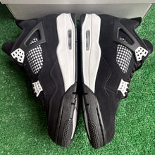 Load image into Gallery viewer, Jordan White Thunder 4s Size 9
