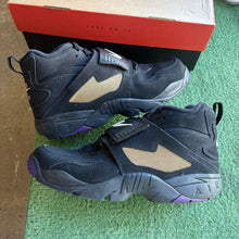 Load image into Gallery viewer, Nike Ravens Air Diamond Turfs Size 11.5
