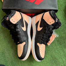 Load image into Gallery viewer, Jordan Coral 1s Size 8
