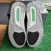 Load image into Gallery viewer, Jordan Green Glow 3s Size 9
