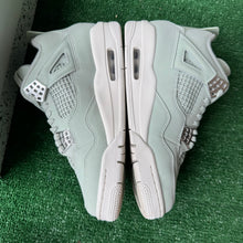 Load image into Gallery viewer, Jordan Seafoam Sail 4s Size 8.5W/7M
