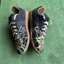 Load image into Gallery viewer, Maison Margiela Gaits Size 42
