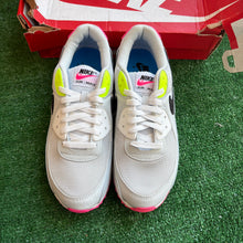 Load image into Gallery viewer, Nike Air Max 90s Size 9.5
