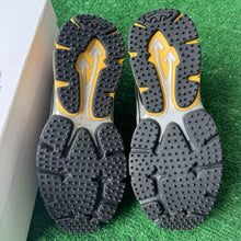 Load image into Gallery viewer, Off White Be Right Back Sneakers Size 40

