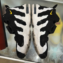Load image into Gallery viewer, Nike Black White Air DT Max 96s Size 9
