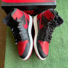 Load image into Gallery viewer, Jordan Banned 1s Size 7Y
