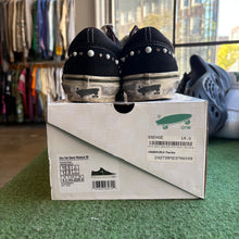 Load image into Gallery viewer, Vans OTW Pearlized Pack Black Old Skool 36s Size
10.5
