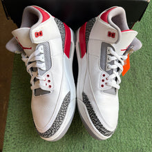 Load image into Gallery viewer, Jordan Fire Red 3s Size 11
