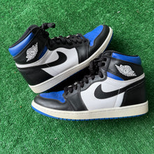 Load image into Gallery viewer, Jordan Royal Toe 1s Size 10.5
