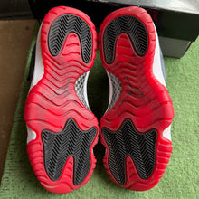 Load image into Gallery viewer, Jordan Velvet Bred 11s Size 7.5W/6M
