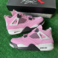 Load image into Gallery viewer, Jordan Orchid 4s Size 7.5W/6M
