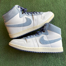 Load image into Gallery viewer, Nike Every Game Diffused Blue Air Ships Size 8.5
