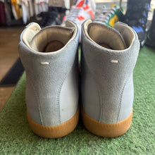 Load image into Gallery viewer, Maison Margiela High Gats Size 42
