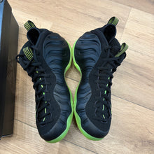 Load image into Gallery viewer, Nike Volt Foamposites Size 12
