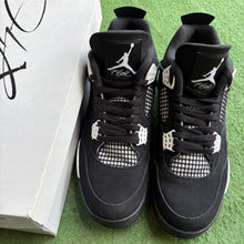 Load image into Gallery viewer, Jordan White Thunder 4s Size 10.5

