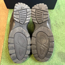 Load image into Gallery viewer, Dior B30s Size 44
