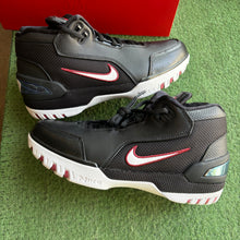 Load image into Gallery viewer, Nike LeBron Zoom Generation 1s Size 8.5
