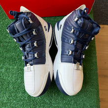 Load image into Gallery viewer, Nike LeBron Midnight Navy 3s Size 9
