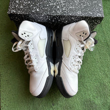 Load image into Gallery viewer, Jordan Reverse Metallic 5s Size 8.5
