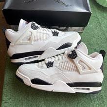 Load image into Gallery viewer, Jordan Flight Club 4s Size 12
