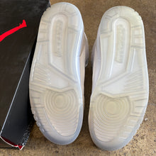 Load image into Gallery viewer, 2018 Jordan Pure Money 3s Size 8
