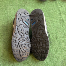 Load image into Gallery viewer, New Balance 580s Size 9.5
