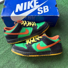 Load image into Gallery viewer, Nike Halloween SB Low Dunks Size 9
