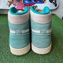 Load image into Gallery viewer, Jordan Turbo Green 1s Size 9
